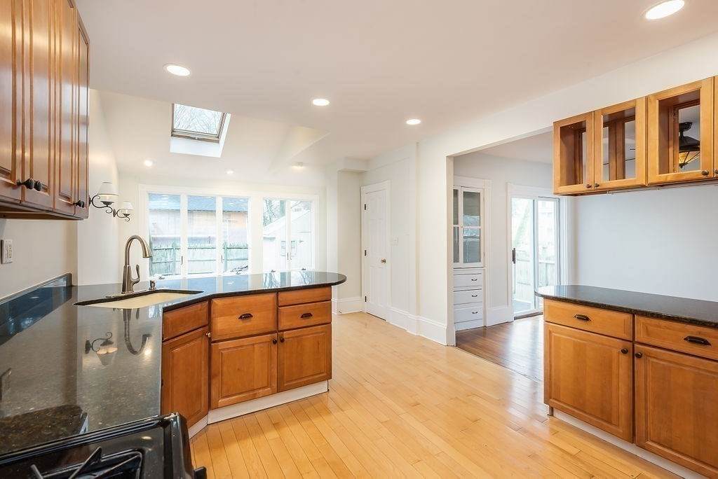 10 Chestnut St - Photo 1