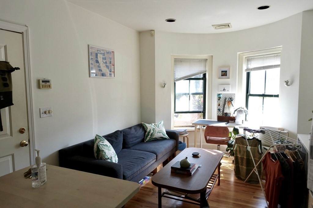 29 Warren Avenue - Photo 1