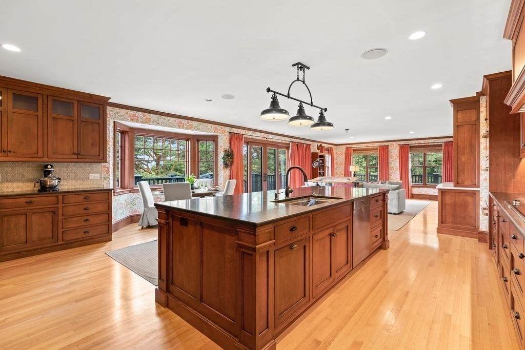 110 Green St - Photo 1