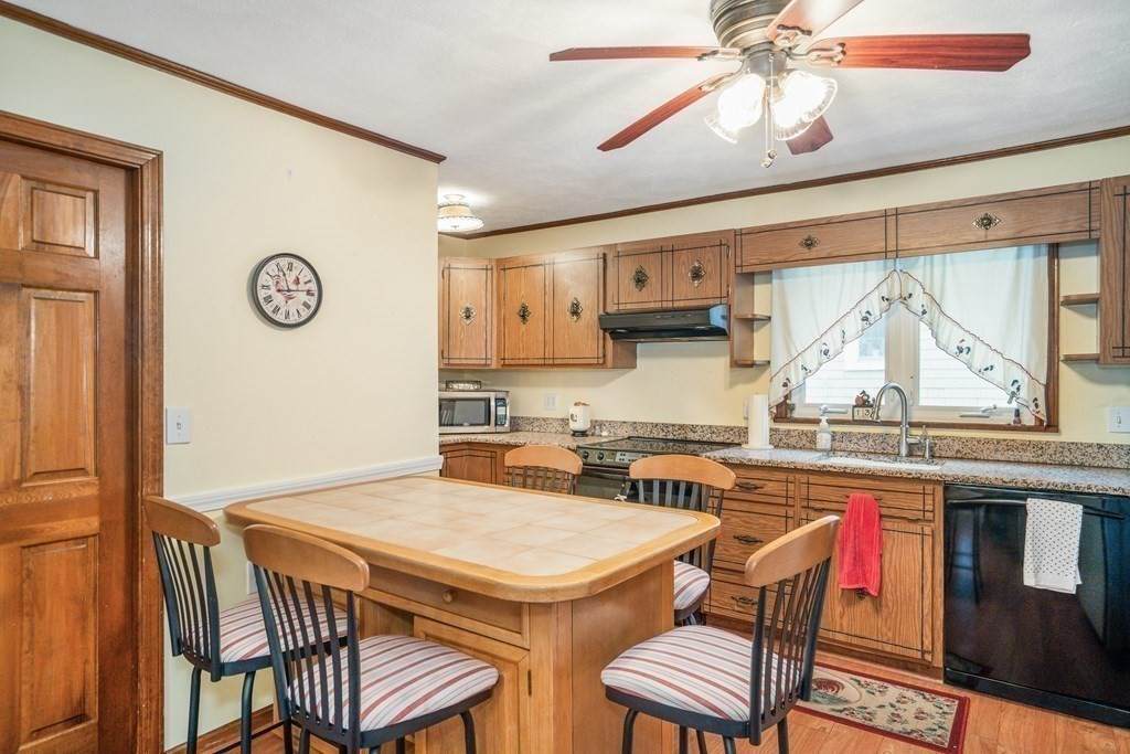 901 Broadway - Photo 1
