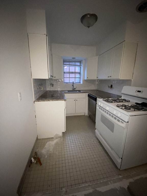 103 Lake Shore - Photo 1