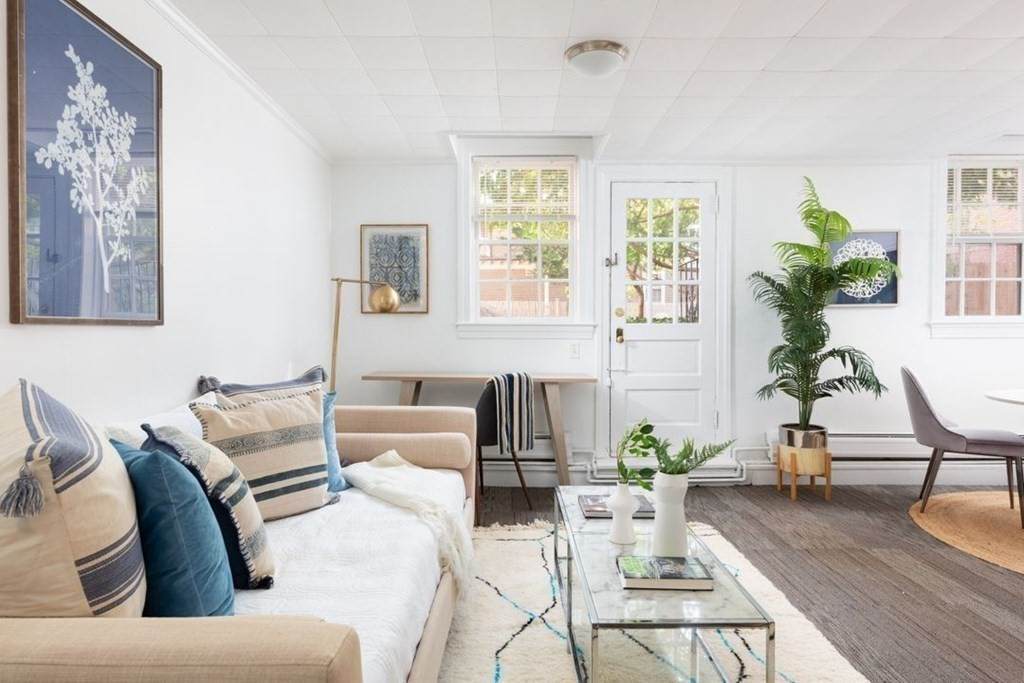 16 Chauncy St - Photo 1