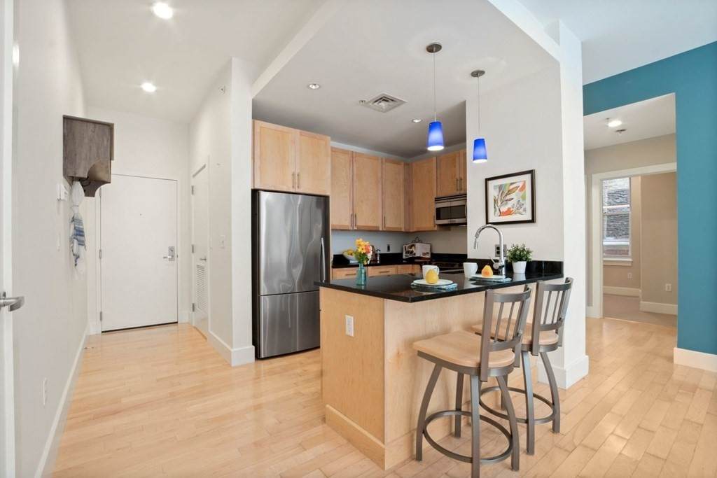 70 Lincoln St - Photo 1