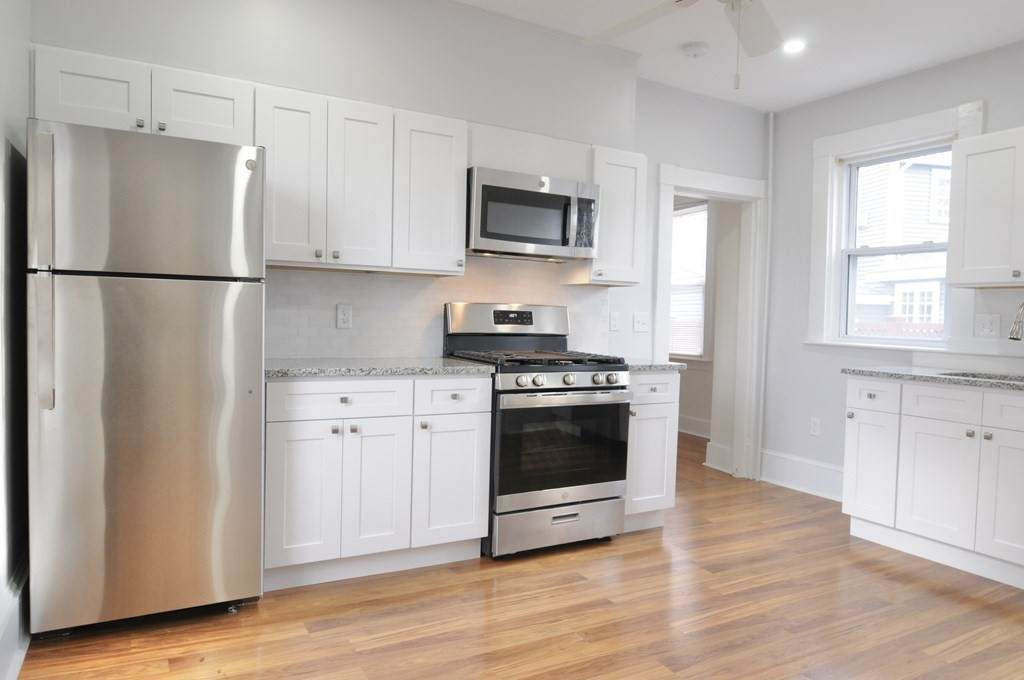 120 Farwell - Photo 1