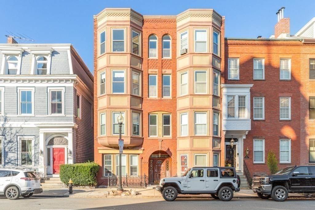 524 East Broadway - Photo 1