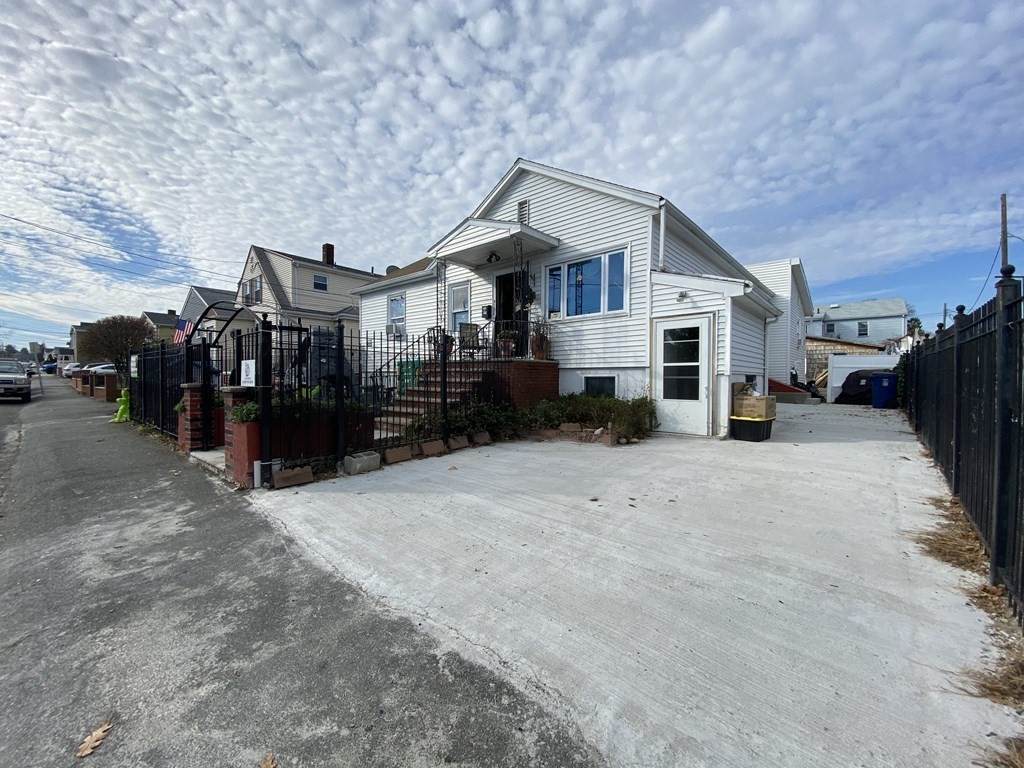 154 Larkin St - Photo 1