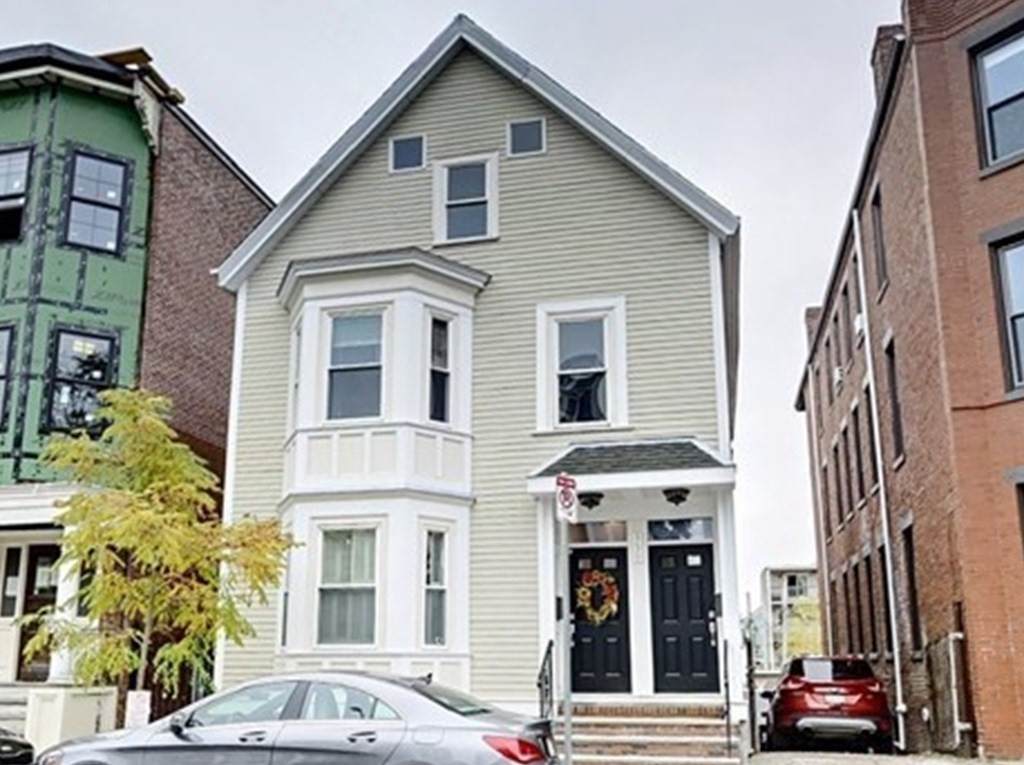 559 East 6th St - Photo 1