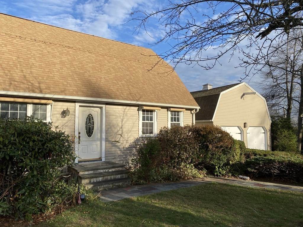 27 Iadarola Ave - Photo 1