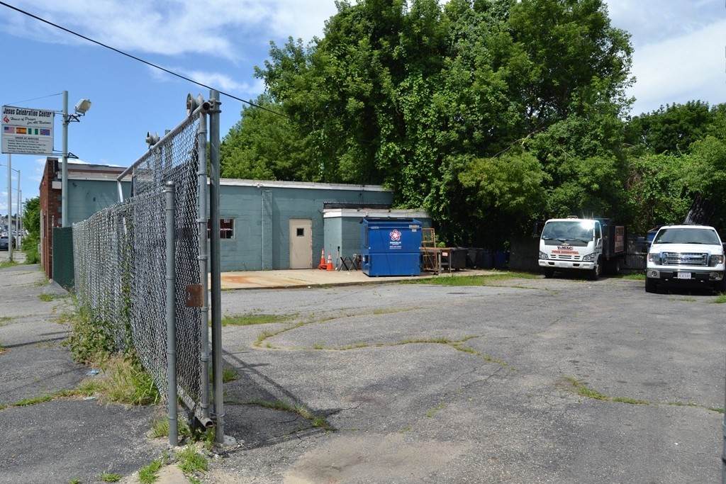 489 Middlesex St - Photo 1