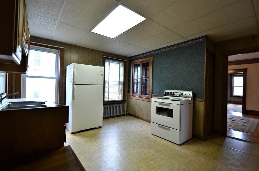 136 Maywood Street - Photo 1