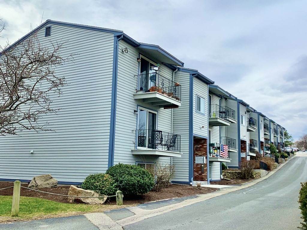 1175 Nantasket Avenue - Photo 1
