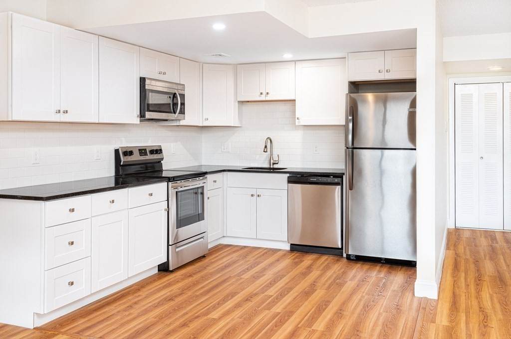 51 John St - Photo 1