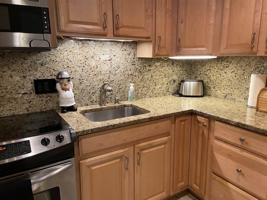 23 Fountain Ln - Photo 1