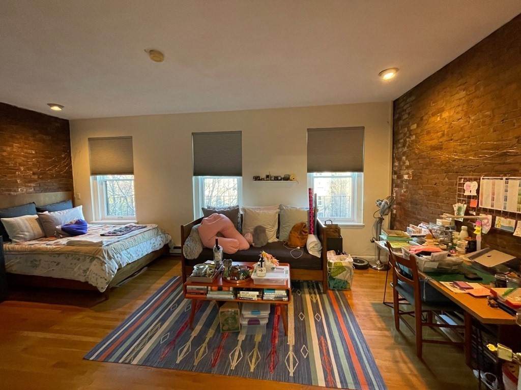 235 West Newton Street - Photo 1