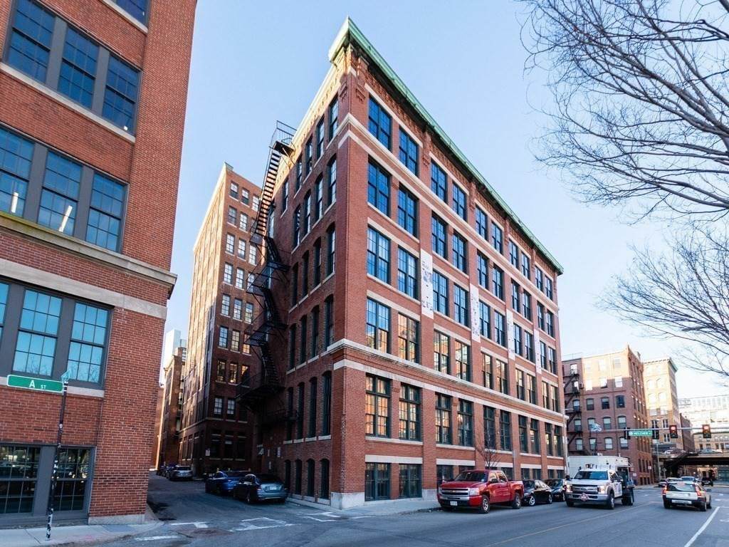 63 Melcher Street - Photo 1