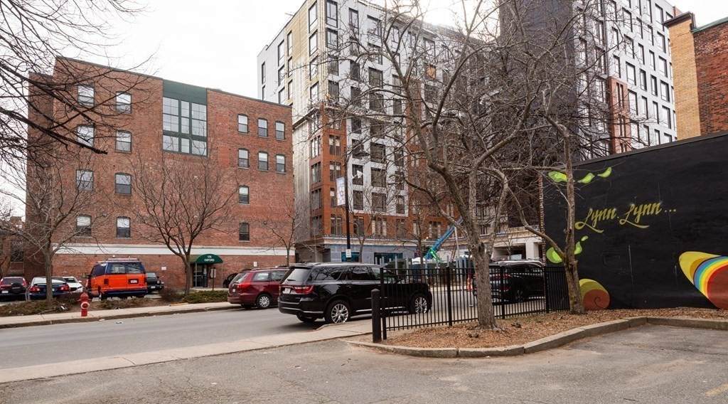170 Oxford St - Photo 1