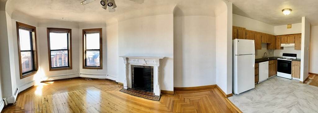 131 St. Botolph - Photo 1