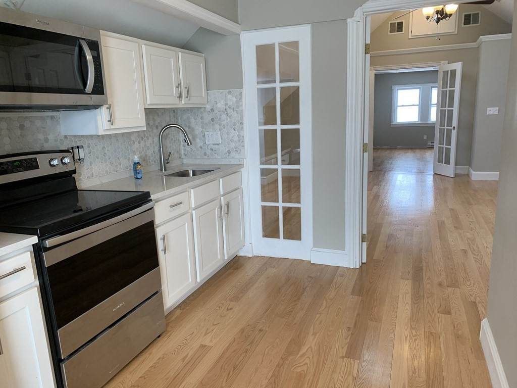 23-25 Dolphin Ave - Photo 1