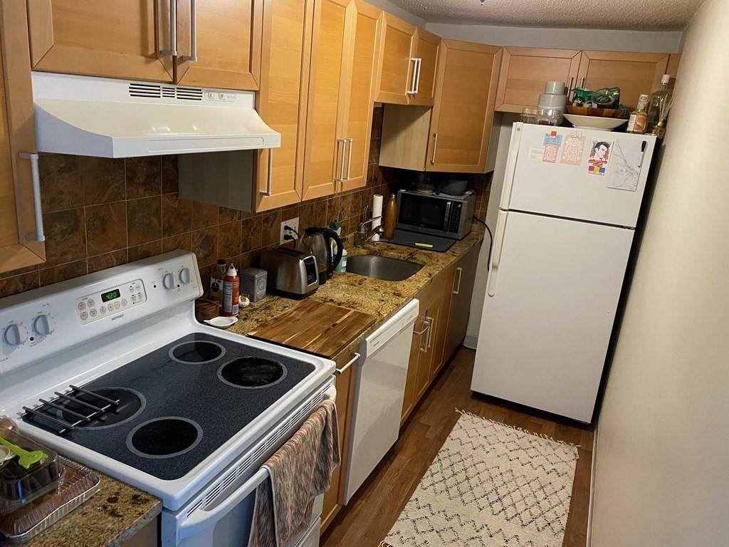 94 Beacon St. - Photo 1