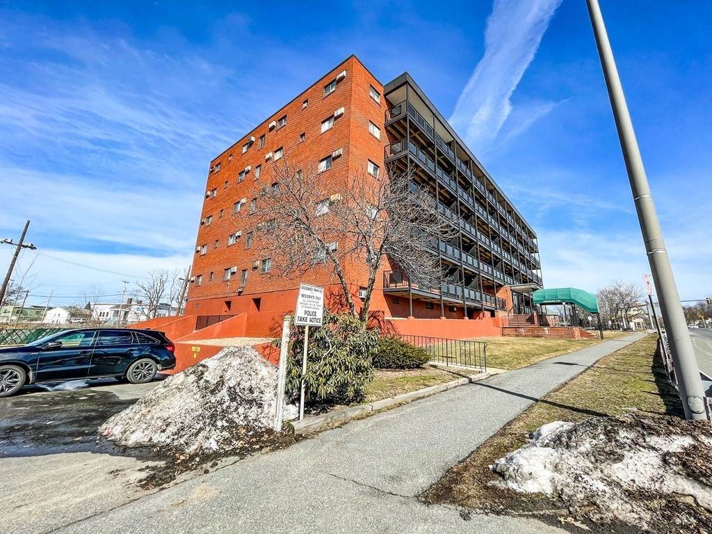585 Revere Beach Pkwy - Photo 1