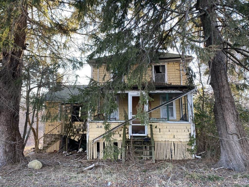 24 Pleasant - Photo 1