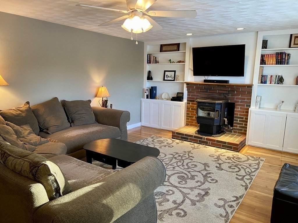39 Fairview Ave - Photo 1