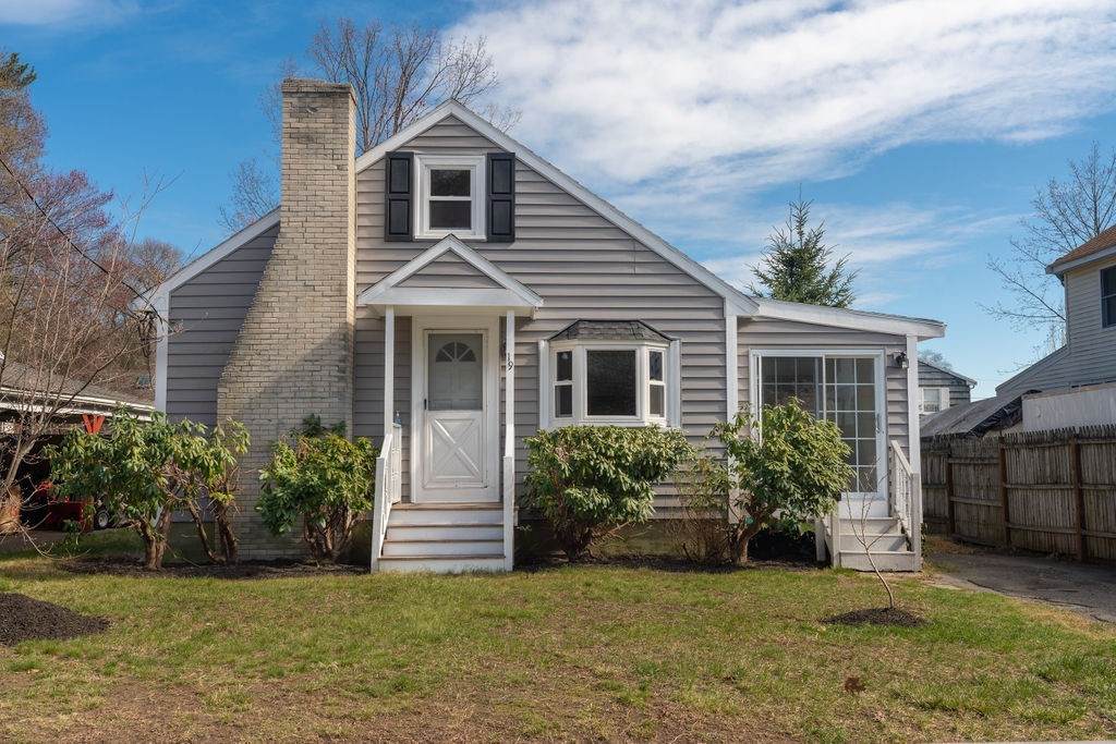 19 Glen Ave - Photo 1