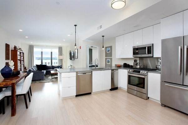 121 Portland - Photo 1