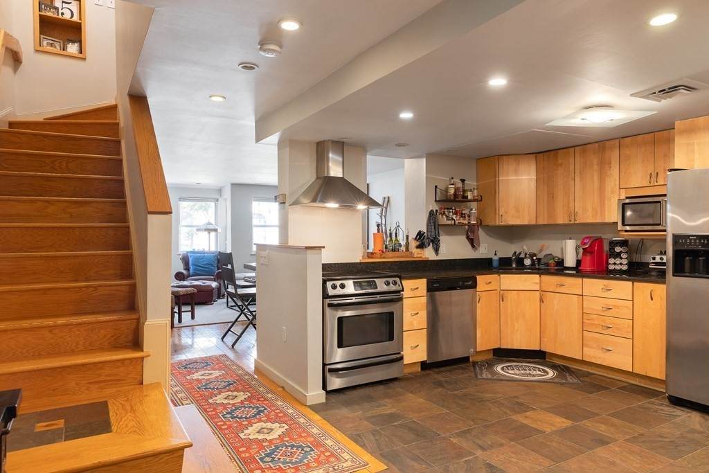 376 Commercial - Photo 1