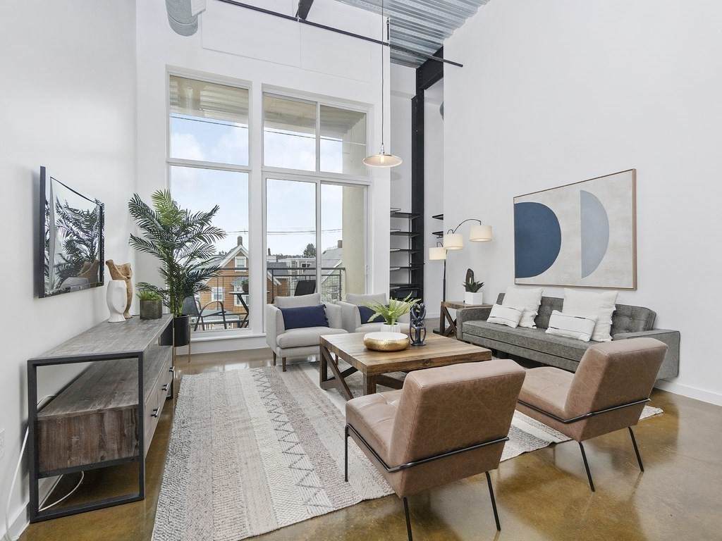 950 Broadway - Photo 1