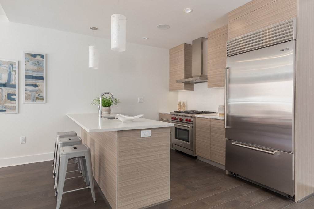 14 West Broadway - Photo 1