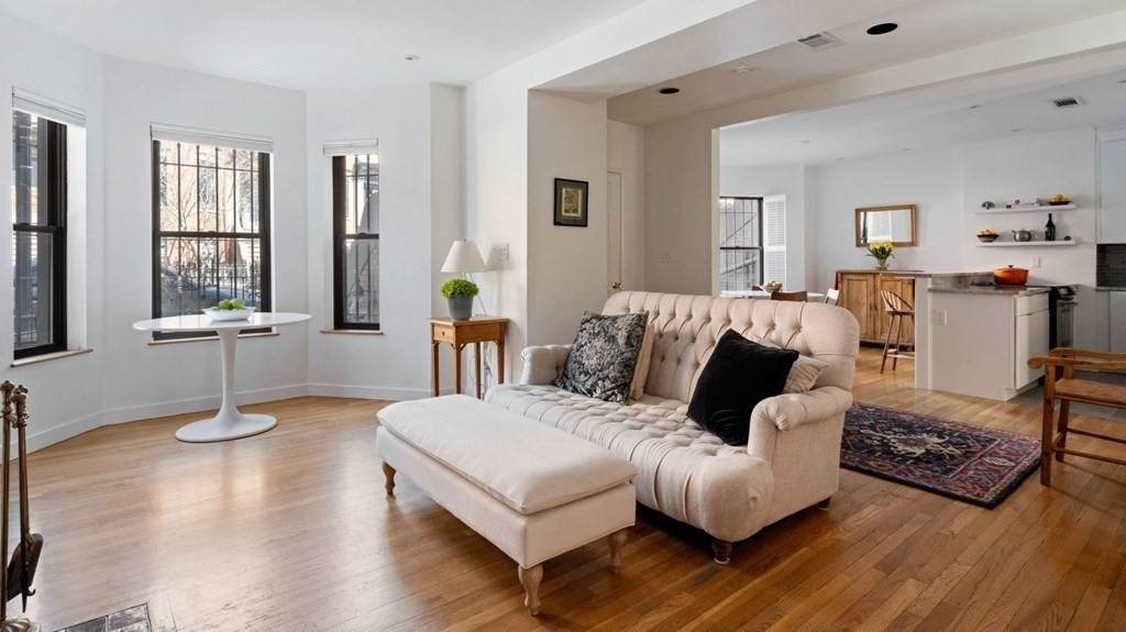 42 Concord Sq - Photo 1