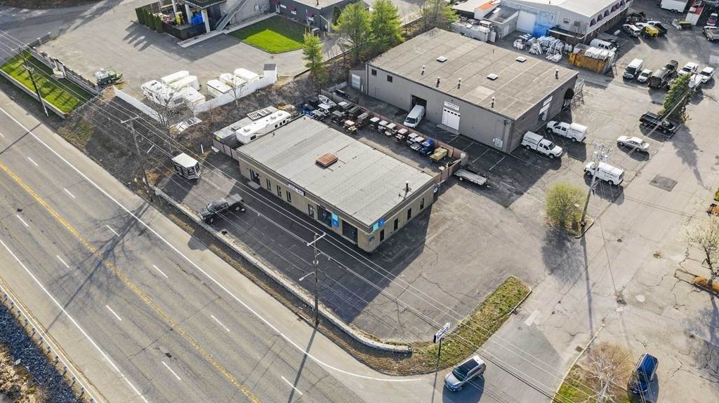10 Commercial Drive - Photo 1