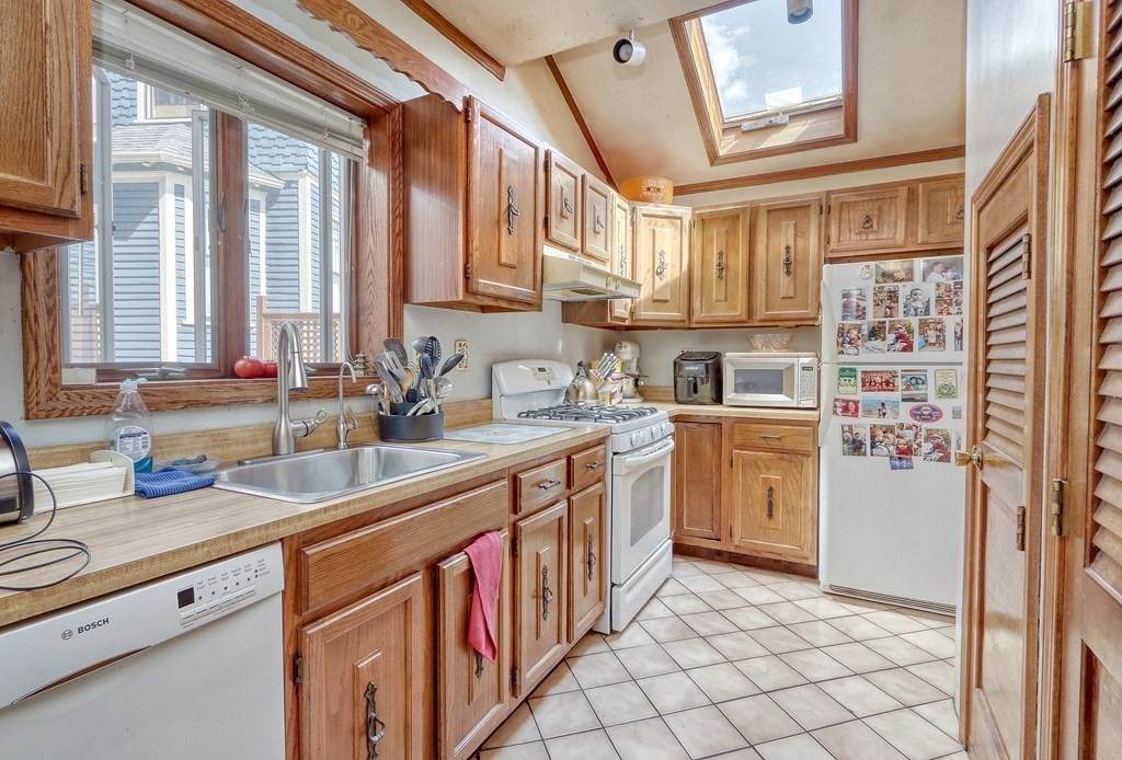 375 Medford St - Photo 1
