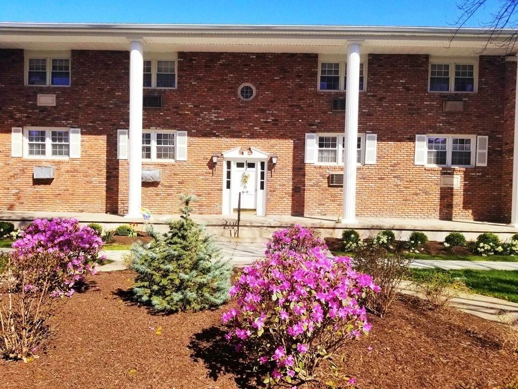 418 Meadow St - Photo 1