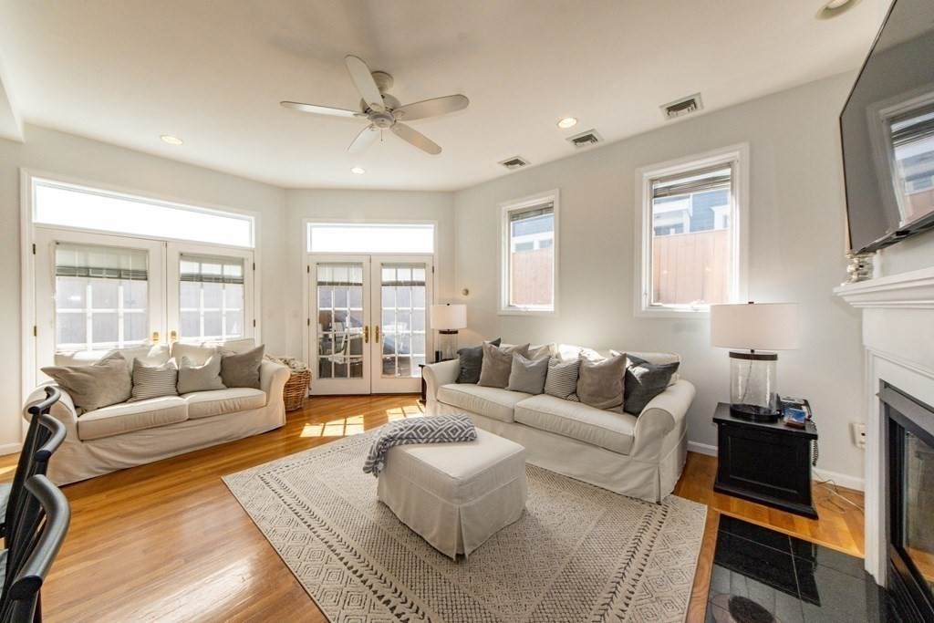 18 St Martin Street - Photo 1