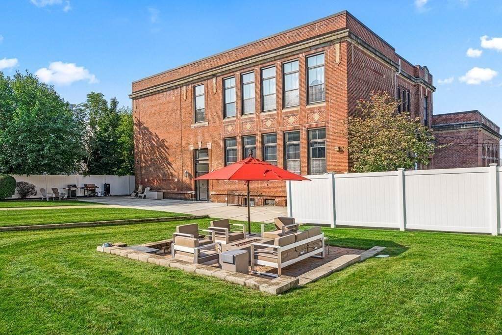50 Floyd St - Photo 1