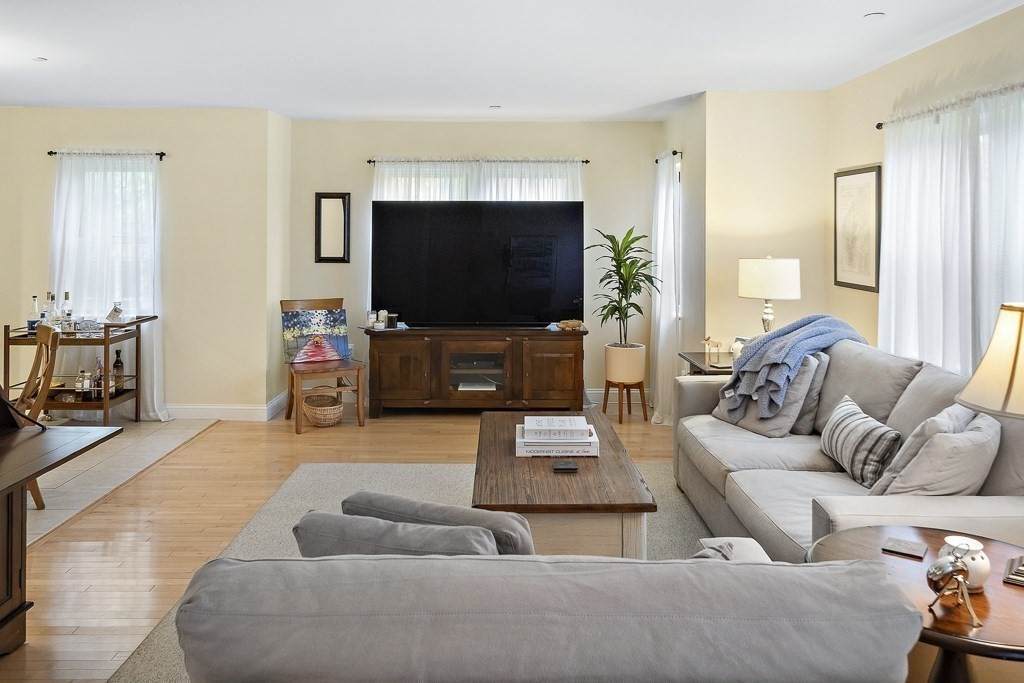 10 Douglas Park - Photo 1