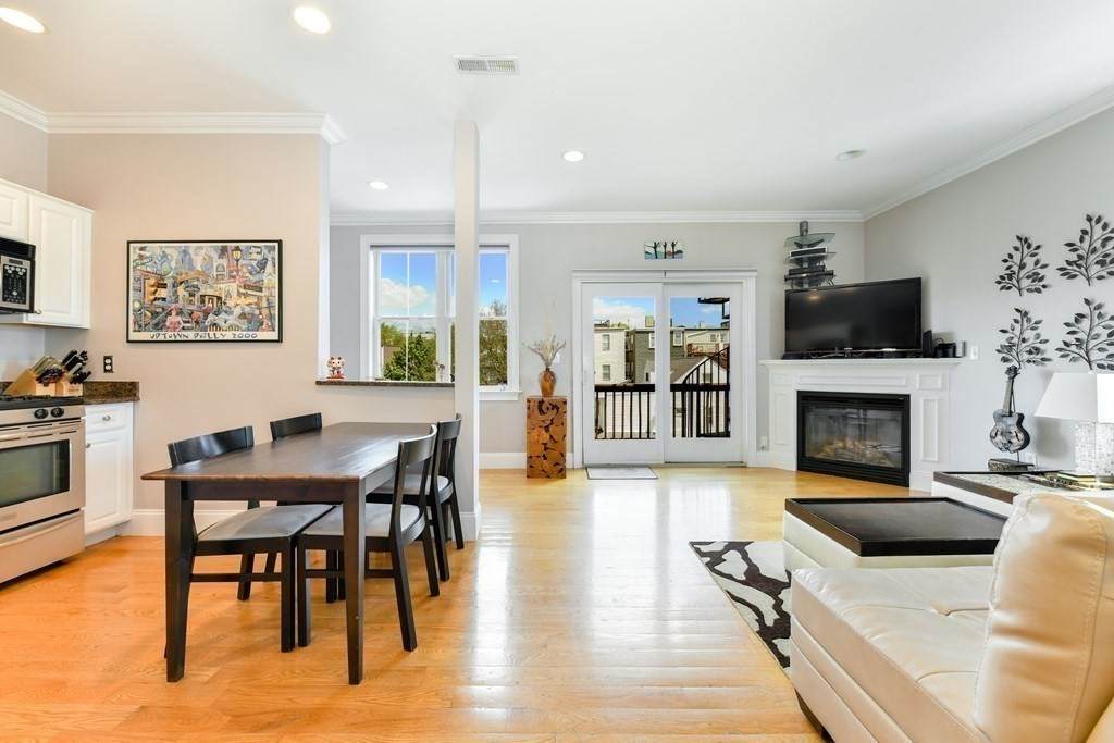 200 W 6Th St - Photo 1