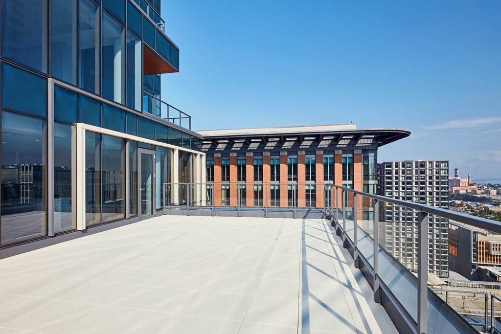 135 Seaport Boulevard - Photo 1
