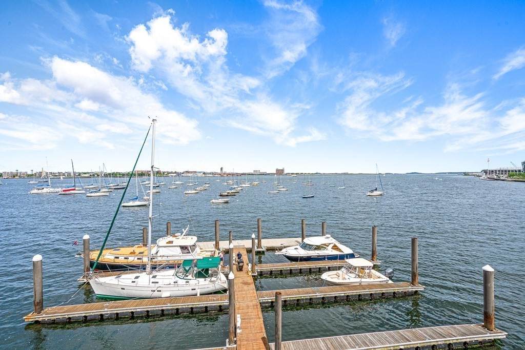 20 Rowes Wharf - Photo 1
