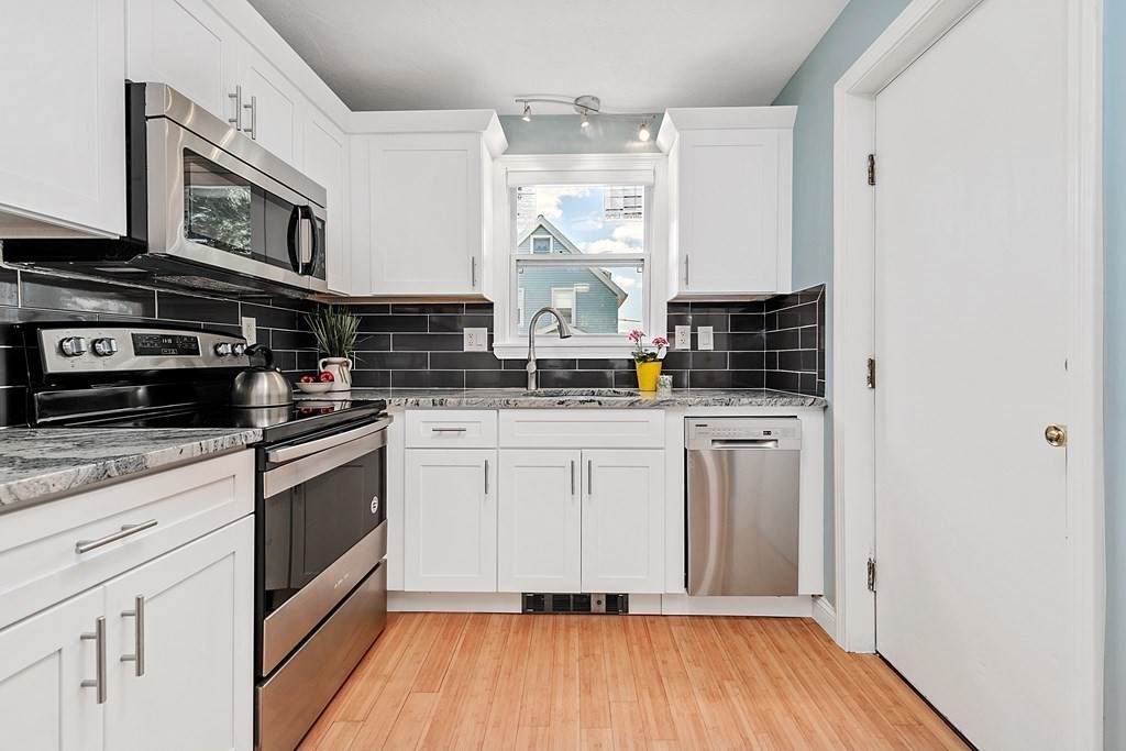 8 Cutler St - Photo 1
