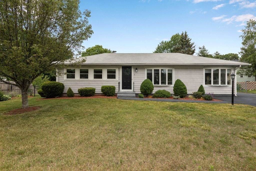 7 Rebecca Rd - Photo 1
