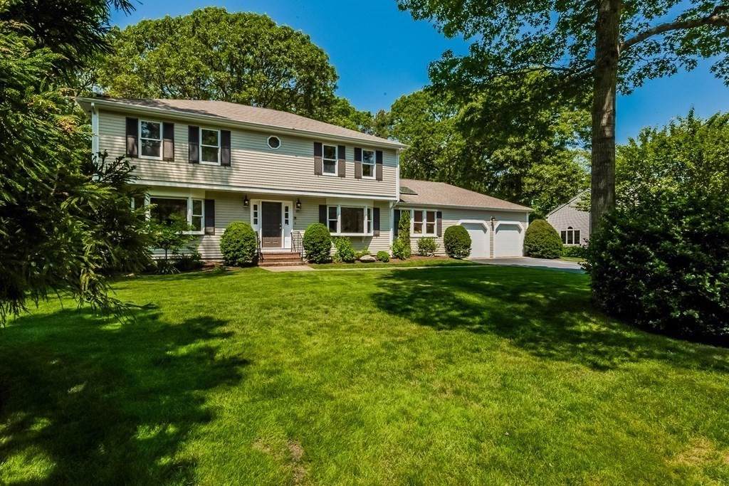 37 Sea Meadow Cir - Photo 1