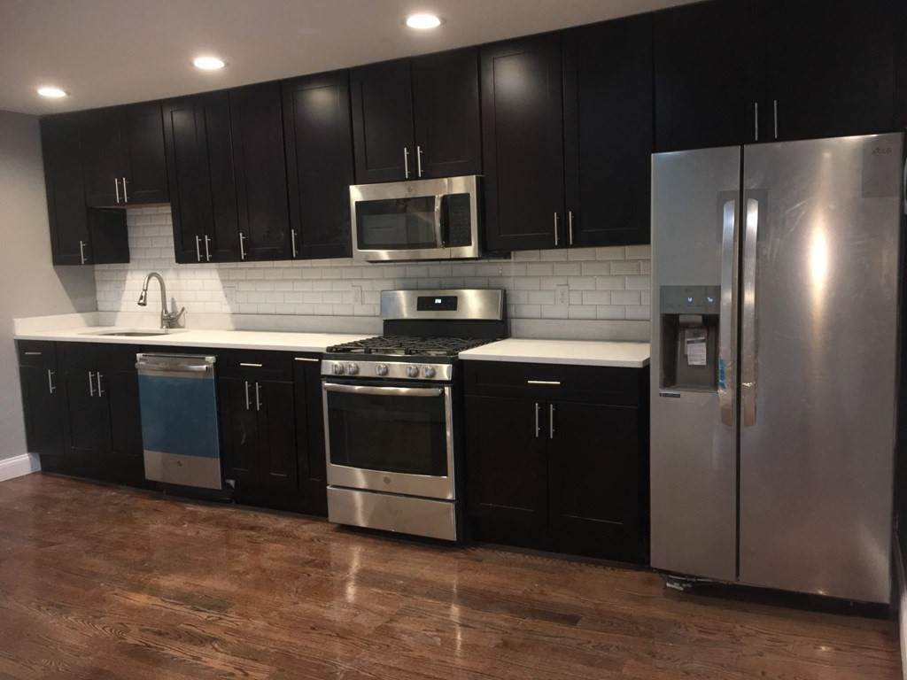 3215 Washington St - Photo 1