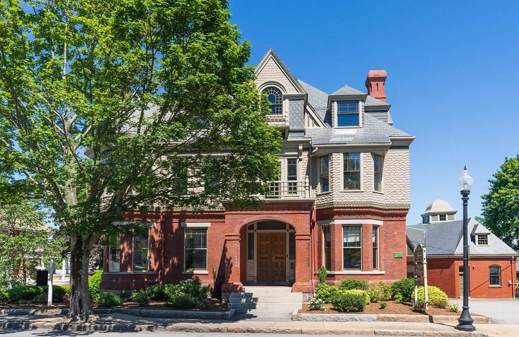 404 County St - Photo 1
