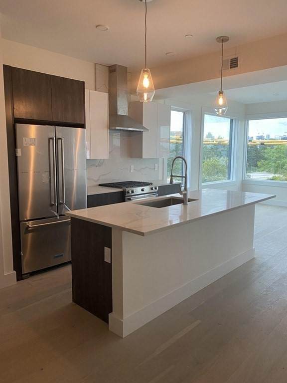 105 Washington - Photo 1