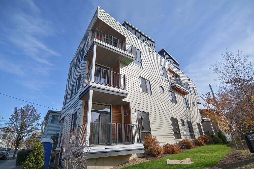 165 Cedar St - Photo 1