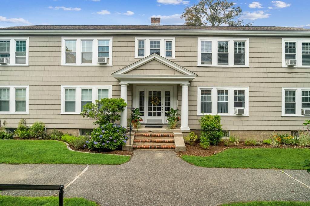 368 Union Ave - Photo 1