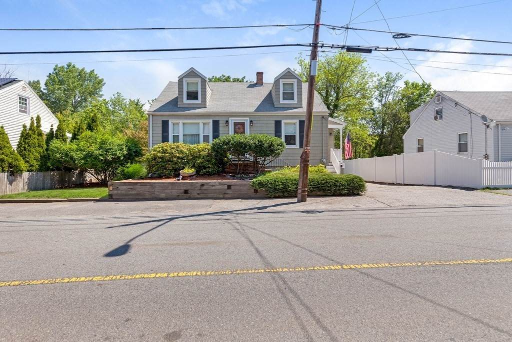 147 Elwell St - Photo 1